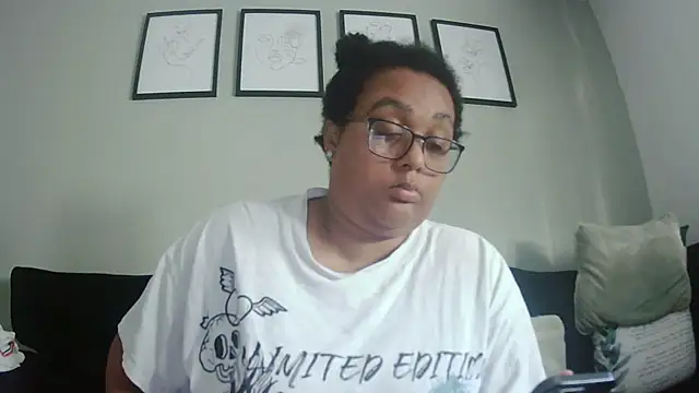 Snapshot of vanilla_chocolate23 chatting on 09-15-25, 08:04 vanilla chocolate23 online show from 09-15-25, 08:04