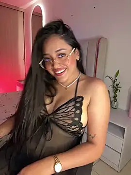 Snapshot of kenndall_21 chatting on 01-21-25, 02:33 kenndall 21 online show from 01-21-25, 02:33