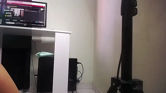 marilynetthan online show from 10-23-25, 01:54