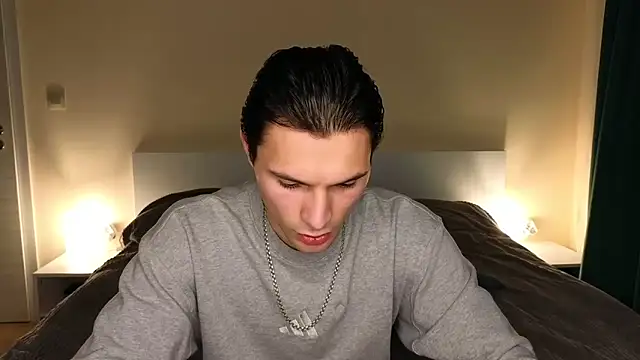 denlover1 online show from 04-10-26, 06:15