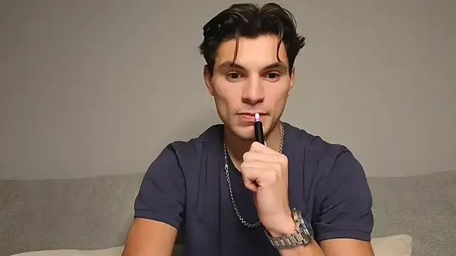 denlover1 online show from 12-20-25, 02:03