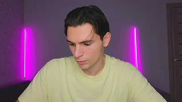 denlover1 online show from 02-18-26, 01:29