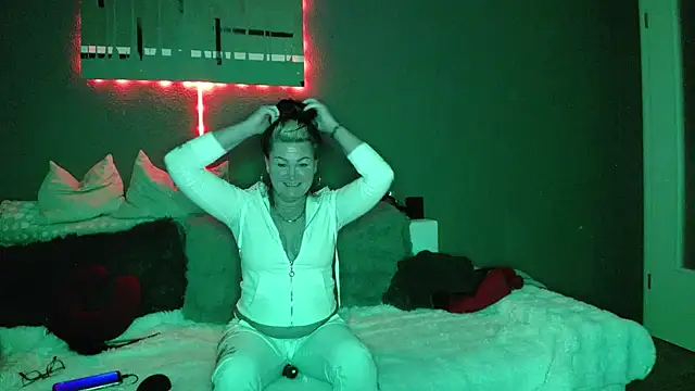 Snapshot of Missnikita6 chatting on 01-24-25, 05:53 Missnikita6 online show from 01-24-25, 05:53