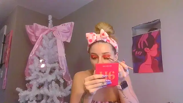 Snapshot of lexybabyxo chatting on 11-21-25, 01:32 lexybabyxo online show from 11-21-25, 01:32