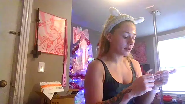 Snapshot of lexybabyxo chatting on 12-22-25, 12:49 lexybabyxo online show from 12-22-25, 12:49