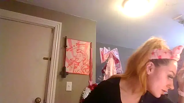 Snapshot of lexybabyxo chatting on 12-18-25, 01:15 lexybabyxo online show from 12-18-25, 01:15