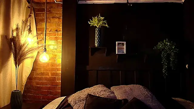 sahra taylor  online show from 12-04-25, 02:38