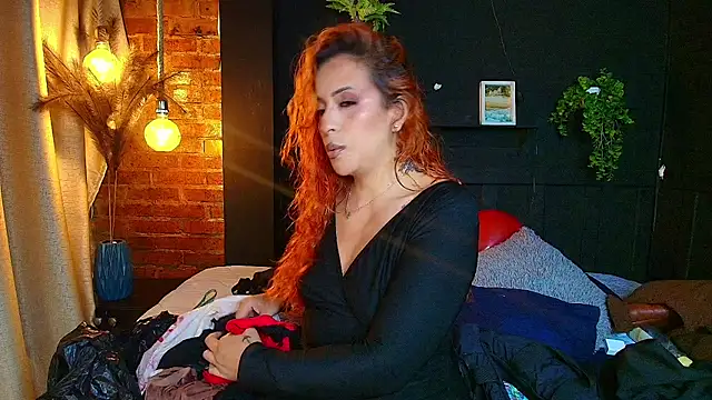 Snapshot of sahra_taylor_ chatting on 05-13-26, 12:23 sahra taylor online show from 05-13-26, 12:23