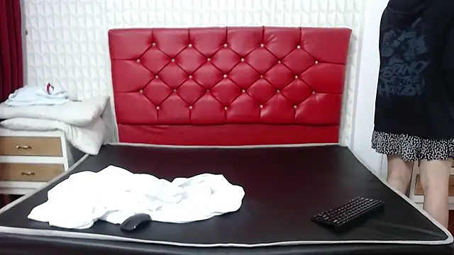 Roxy Lux online show from 02-06-25, 12:15