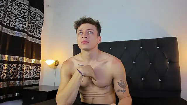 Snapshot of Angel_Cuervo chatting on 02-17-25, 12:38 Angel Cuervo online show from 02-17-25, 12:38