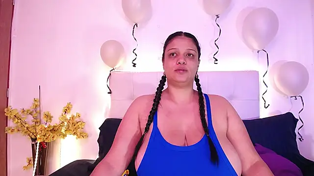 Nicol Love0 online show from 04-18-26, 01:02