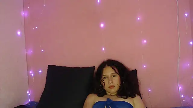 Snapshot of Valery_Collins18 chatting on 12-13-24, 10:55 Valery Collins18 online show from 12-13-24, 10:55