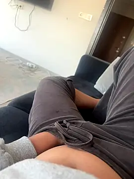 Snapshot of Periperiniz chatting on 10-31-25, 01:52 Periperiniz online show from 10-31-25, 01:52