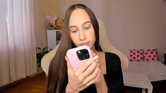 Snapshot of your_emily_ chatting on 10-02-25, 11:46 your emily online show from 10-02-25, 11:46