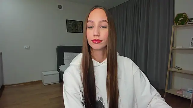 Snapshot of your_emily_ chatting on 12-03-24, 06:44 your emily online show from 12-03-24, 06:44