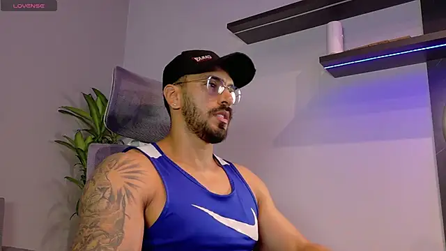 Snapshot of tony_muscle chatting on 05-16-26, 10:58 tony muscle online show from 05-16-26, 10:58