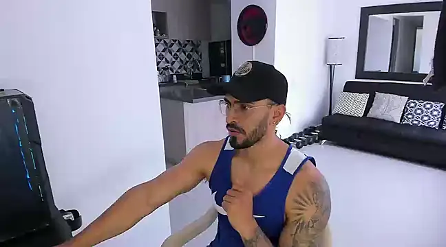 Snapshot of tony_muscle chatting on 03-02-25, 05:20 tony muscle online show from 03-02-25, 05:20