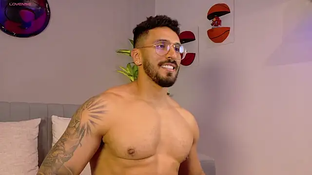 Snapshot of tony_muscle chatting on 05-25-26, 08:07 tony muscle online show from 05-25-26, 08:07