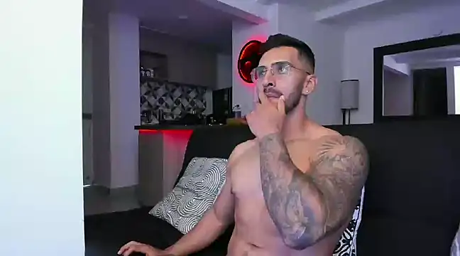 Snapshot of tony_muscle chatting on 03-07-25, 02:46 tony muscle online show from 03-07-25, 02:46