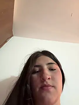 Snapshot of AhriCutte chatting on 02-17-25, 05:44 AhriCutte online show from 02-17-25, 05:44