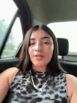 Snapshot of AhriCutte chatting on 03-19-25, 07:49 AhriCutte online show from 03-19-25, 07:49