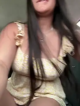 Snapshot of AhriCutte chatting on 03-05-25, 05:39 AhriCutte online show from 03-05-25, 05:39