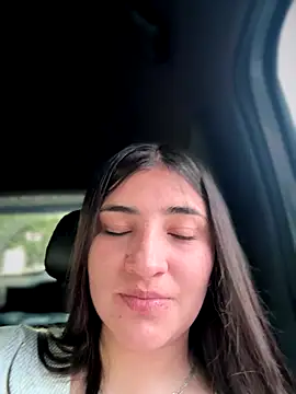 AhriCutte online show from 10-24-25, 05:23