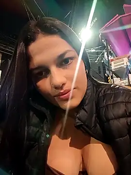 girl milk1 online show from 12-22-25, 12:00