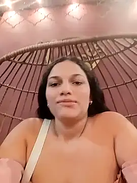 girl milk1 online show from 11-10-25, 10:26