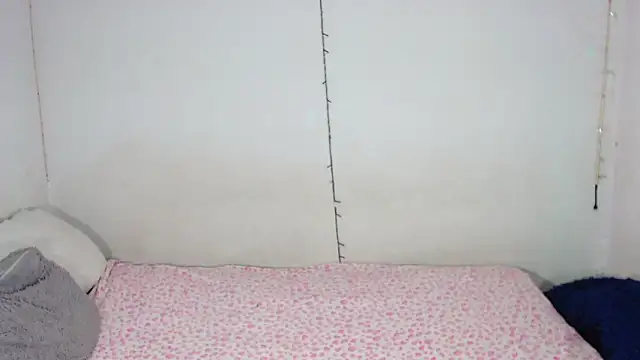 Snapshot of JessicaEbony chatting on 06-12-26, 02:20 JessicaEbony online show from 06-12-26, 02:20