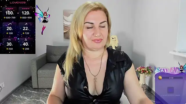 Snapshot of Lili_Crossi chatting on 06-15-26, 05:51 Lili Crossi online show from 06-15-26, 05:51