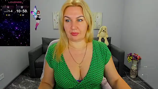 Lili Crossi online show from 11-26-25, 06:35