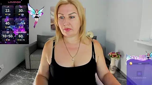 Snapshot of Lili_Crossi chatting on 06-29-26, 06:20 Lili Crossi online show from 06-29-26, 06:20