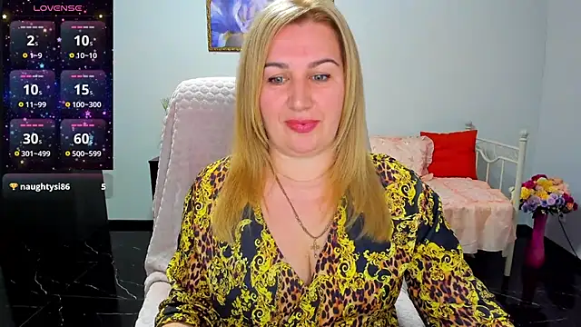 Snapshot of Lili_Crossi chatting on 03-10-25, 06:49 Lili Crossi online show from 03-10-25, 06:49
