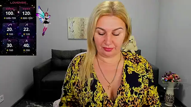Snapshot of Lili_Crossi chatting on 09-30-25, 05:46 Lili Crossi online show from 09-30-25, 05:46