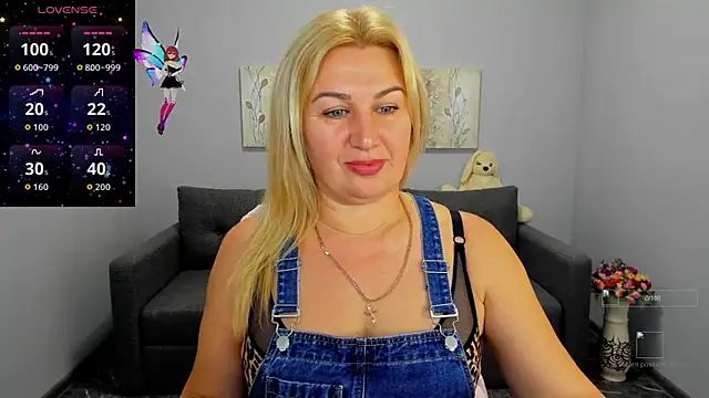 Snapshot of Lili_Crossi chatting on 09-23-25, 05:58 Lili Crossi online show from 09-23-25, 05:58