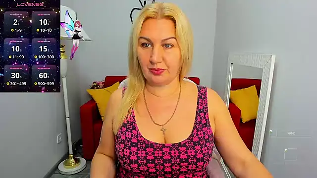 Snapshot of Lili_Crossi chatting on 09-24-25, 06:09 Lili Crossi online show from 09-24-25, 06:09