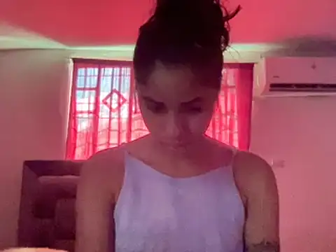 Snapshot of Susandolls chatting on 01-14-25, 03:36 Susandolls online show from 01-14-25, 03:36