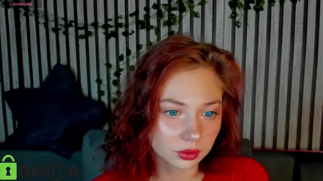 Snapshot of Miss_you_kiss chatting on 12-20-25, 01:08 Miss you kiss online show from 12-20-25, 01:08