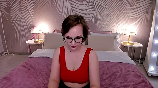 Snapshot of StellaGloww chatting on 03-01-25, 12:45 StellaGloww online show from 03-01-25, 12:45