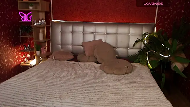 AuroraAksnesss online show from 03-03-25, 02:28