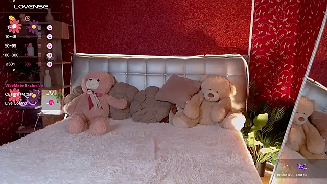 AuroraAksnesss online show from 11-21-25, 04:28