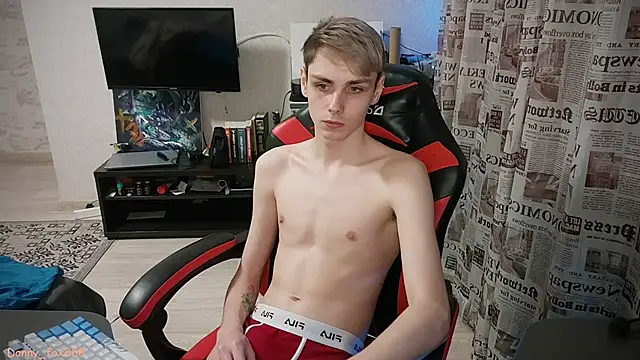 Danny-fox888 online show from 01-10-25, 06:17