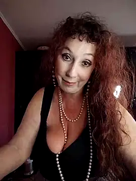 Snapshot of GypsyEsmeralda chatting on 09-10-25, 01:10 GypsyEsmeralda online show from 09-10-25, 01:10