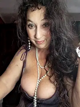 Snapshot of GypsyEsmeralda chatting on 10-09-25, 12:06 GypsyEsmeralda online show from 10-09-25, 12:06