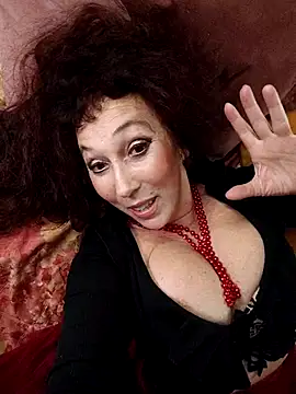 Snapshot of GypsyEsmeralda chatting on 09-23-25, 06:26 GypsyEsmeralda online show from 09-23-25, 06:26
