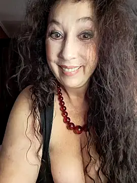 Snapshot of GypsyEsmeralda chatting on 10-19-25, 07:11 GypsyEsmeralda online show from 10-19-25, 07:11