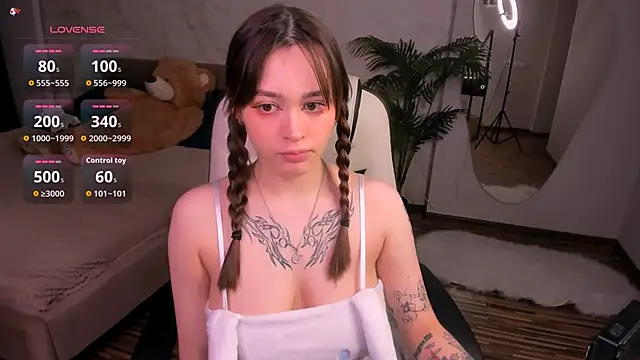 BadScarlet1 online show from 12-03-25, 01:32