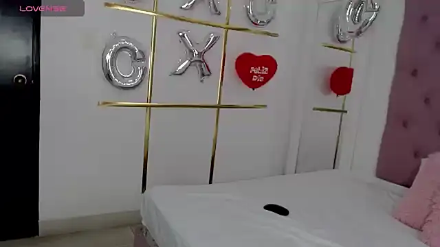 Snapshot of CATALAIA_STOMM chatting on 02-22-25, 05:02 CATALAIA STOMM online show from 02-22-25, 05:02