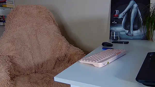 Jules Queen online show from 09-17-25, 04:58
